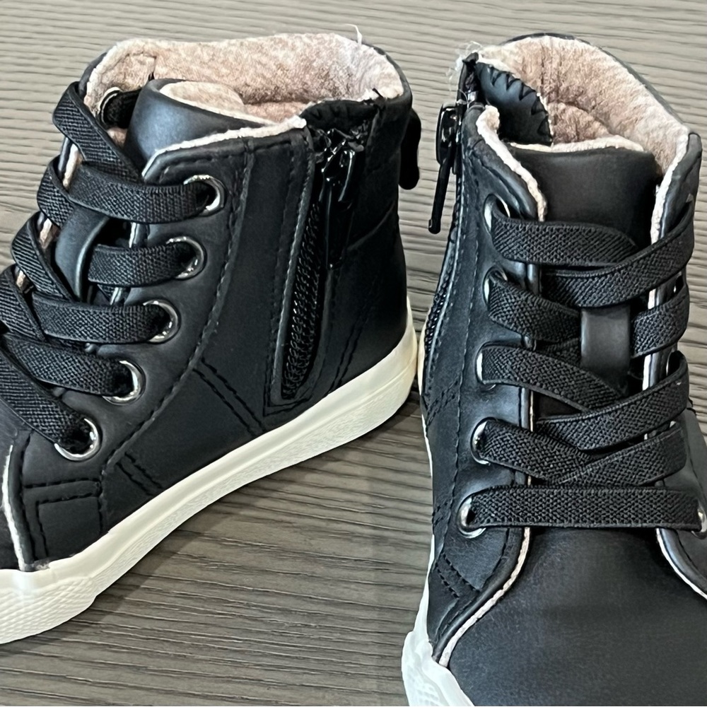 Cat & Jack Rylan Sneakers - Picture 7 of 10
